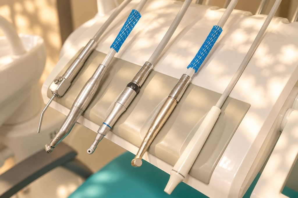 Instrumental odontológico en el consultorio